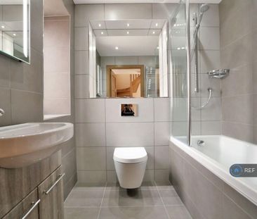 3 bedroom semi-detached house to rent - Photo 6