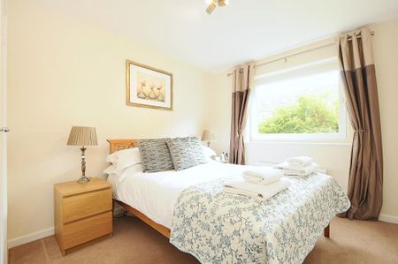 2 bedroom serviced apartment to rent - Photo 5