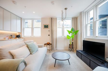 Stukeley Street - Photo 2