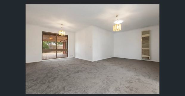 Spacious living in a quiet court location with easy access to Woodgrove shopping centre! - Photo 1
