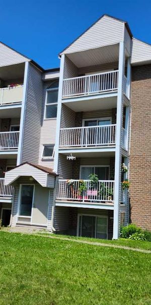 logement 5 1/2 rénové au complet. - Photo 1