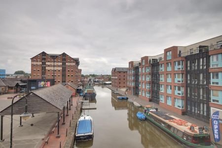 Barge Arm East, The Docks, Gloucester - Photo 2