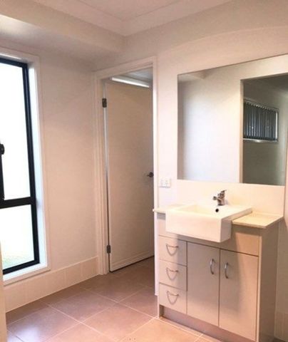 2 Flintwood Street, Rural View - Photo 4