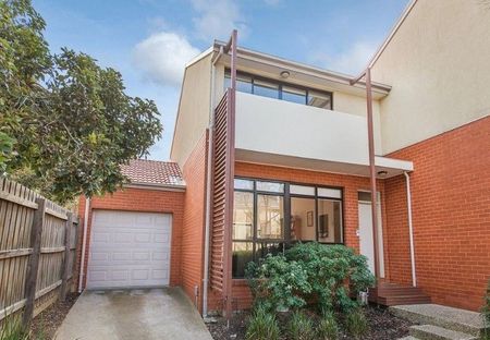 23 Brushbox Court, Clayton VIC 3168 - Townhouse For Rent | Domain - Photo 2