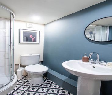 Sunny Grove (room 1), Morley, Leeds - Photo 1