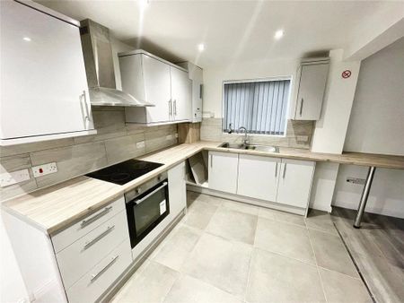 1 bedroom in a house share to rent - Photo 5