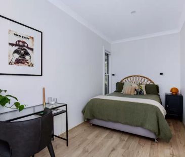 Chic warehouse conversion in the heart of Chippendale - Photo 2