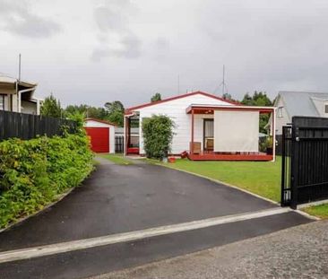 Charming Fitzroy 2BR house with North facing Deck - Photo 3