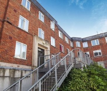 Park Crescent Place, Brighton, BN2 3HG 2 bedroom apartment to rent - Photo 5