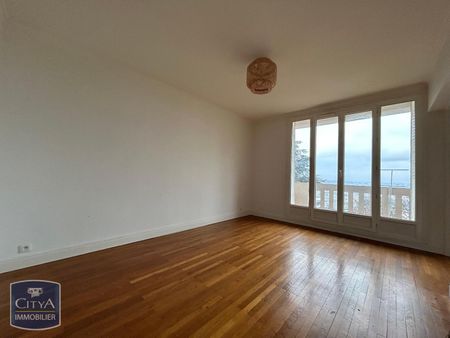 Location Appartement 4 pièces 64m² STE FOY LES LYON 69110 - Photo 2