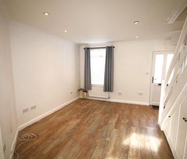 2 bedroom terraced house to rent - Photo 2