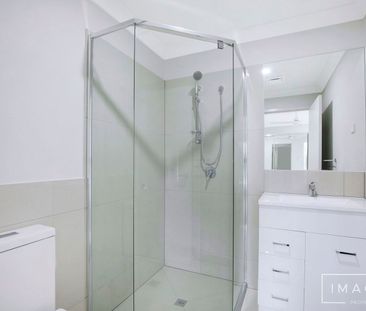 3 BEDROOM DUPLEX WITH YARD! - Photo 3