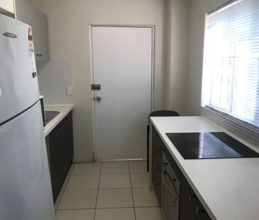 2/113 Sir Fred Schonell Drive, St Lucia, QLD 4067 - Photo 5