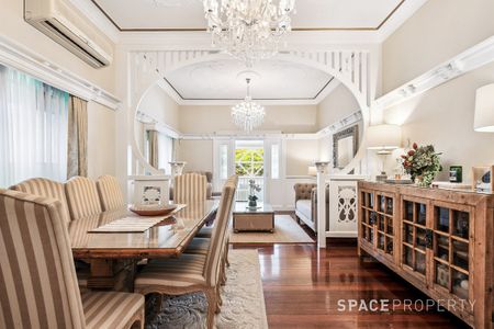 Timeless Elegance And Character-filled Residence In The Heart Of Spring Hill - Photo 4