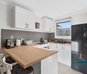 Beach Side of Mornington - Photo 5