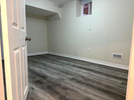 For Lease - 3266 MINTWOOD Circle Unit# BASEMENT, Oakville, Ontario - Photo 4