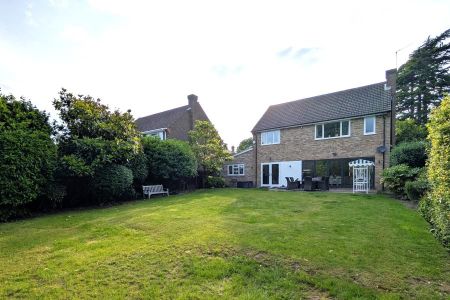 4 bedroom detached house to rent - Photo 5