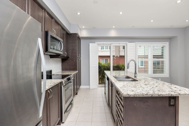 For Lease - 91 Borers Creek Circle, Hamilton, Ontario - Photo 1