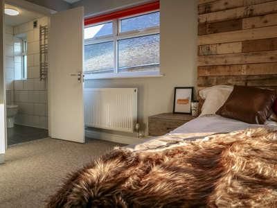 1 bedroom in a house share to rent - Photo 5