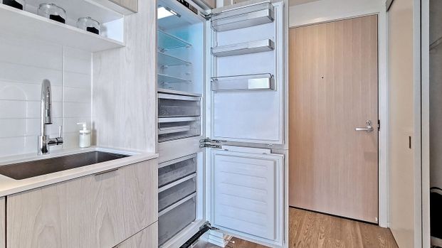 For Lease - 5 Soudan Avenue Unit# 2006, Toronto, Ontario - Photo 1