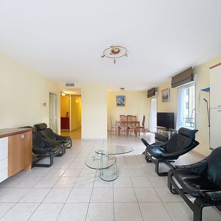 A LOUER AUX ANGLES ( 30133 ) : appartement 3 pièces -possibilité meublé -avec ascenseur - 2 terrasses et 1 garage !, - Photo 1