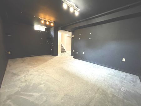 For Lease - 2136 Golden Orchard Trail, Oakville, Ontario - Photo 5