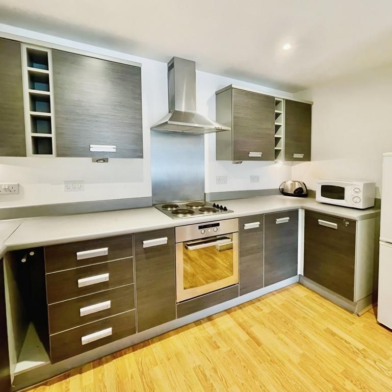 2 bedroom flat to rent - Photo 1