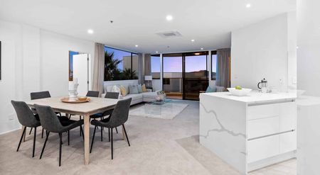 Luxury living in Takapuna - Photo 2