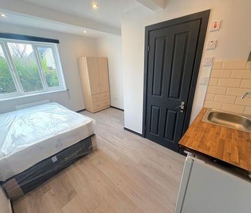 6 bedroom terraced house to rent - Photo 1