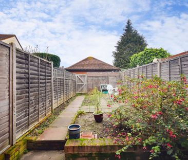 2 bedroom end terraced house to rent, - Photo 2