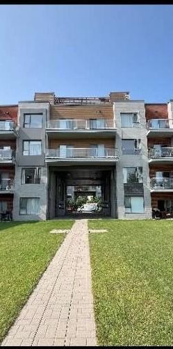 Merveilleux condo 3 1/2 à louer près de l'hôpital Pierre Boucher - Photo 1