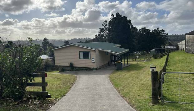 Charming Rural Retreat in Paremoremo - Photo 1