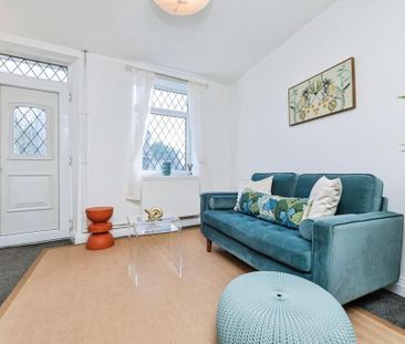 2 bedroom end of terrace house to rent - Photo 4