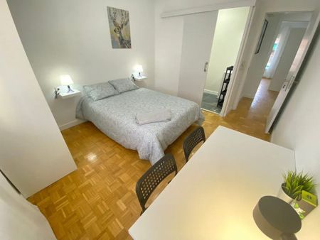 Calle de Cardeñosa, Madrid, Community of Madrid 28053 - Photo 4