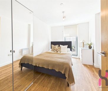 3 bedroom flat to rent - Photo 5