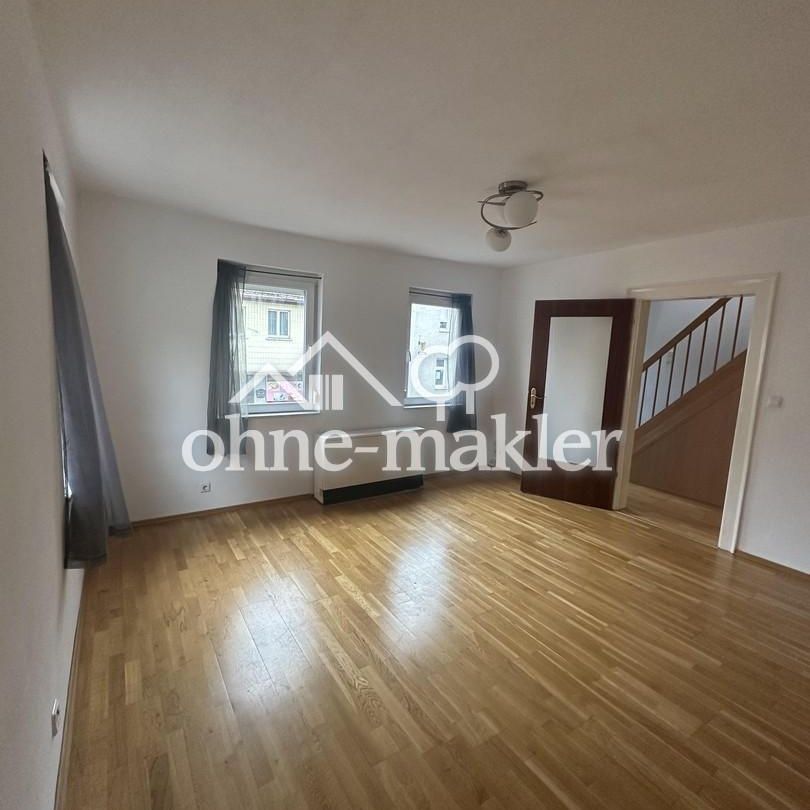 Gepflegte Doppelhaushälfte in zentraler Lage – Nähe Schwabengalerie, ideal für Paare oder Expats - Foto 1