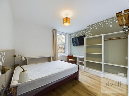 1 bedroom in a house share to rent - Photo 4