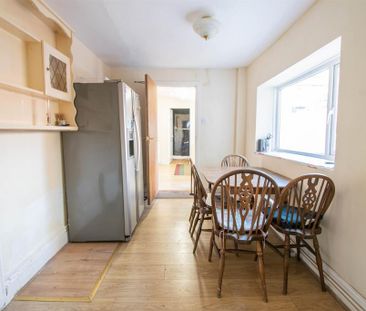 4 bedroom terraced house to rent - Photo 4