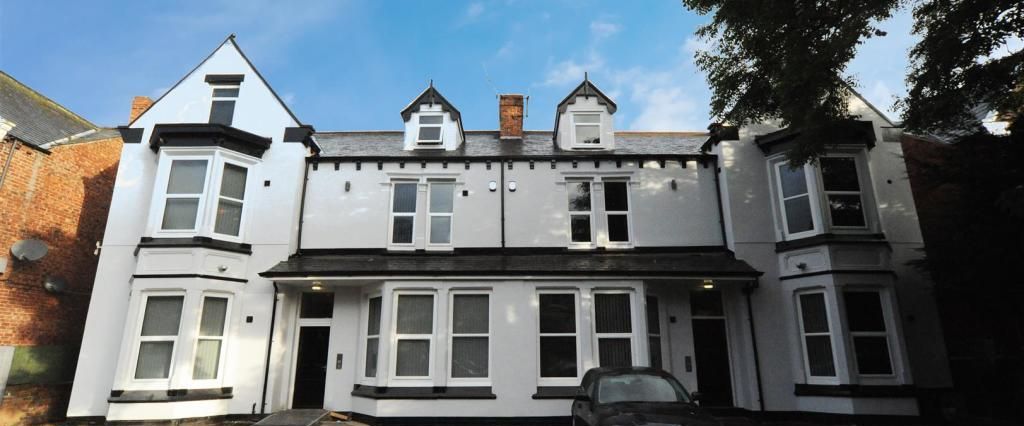 United Kingdom, 23-25 The Crescent, TS5 6SG, Middlesbrough - Photo 1