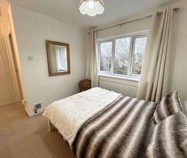 Glyndebourne Gardens, Banbury, OX16 - Photo 1