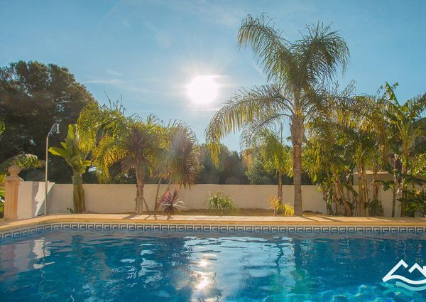 VILLA FOR RENT ALL YEAR ROUND WITH PRIVATE POOL IN MORAIRA