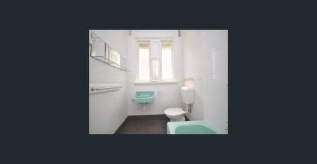 THREE BEDROOM HOME IN PRIME LOCALE – WATER USAGE INCLUDED! II HAVEN AGENTS - Photo 4