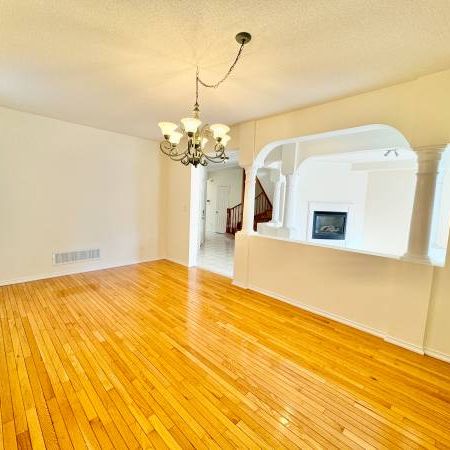 4 BED + 3 BATH DETACHED HOME - Photo 4