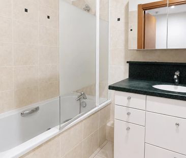Location Appartement 2 pièces 51m² CANNES 06400 - Photo 6
