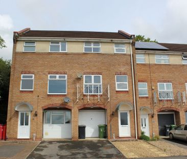 3 bed Terraced - To Let - Photo 1