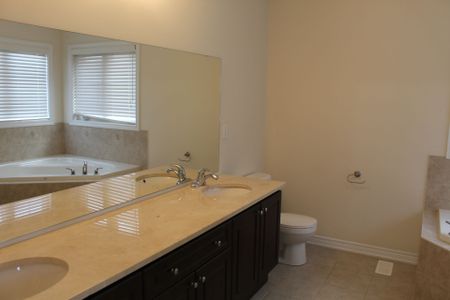 For Lease - 210 Bellchase Trail, Brampton, Ontario - Photo 2