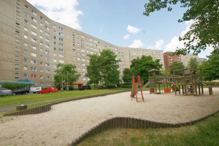 Großzügige 4-Zimmer-Wohnung mit Balkon in ruhiger, grüner Lage - Photo 4