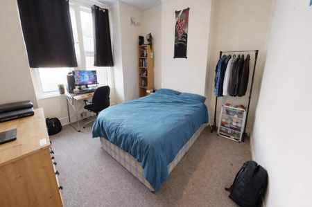 4 bedroom terraced house to rent - Photo 5