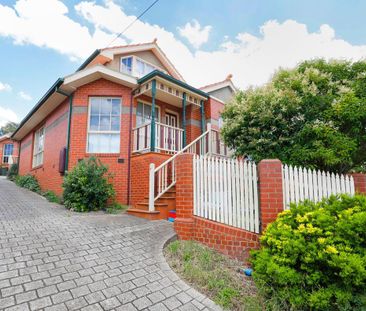 Great Location, Comfortable Home - Photo 2