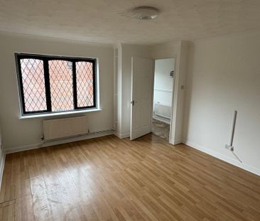 3 bedroom end of terrace house to rent - Photo 1